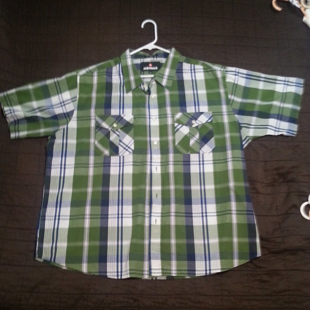 Airwalk Plaid button shirt Mens